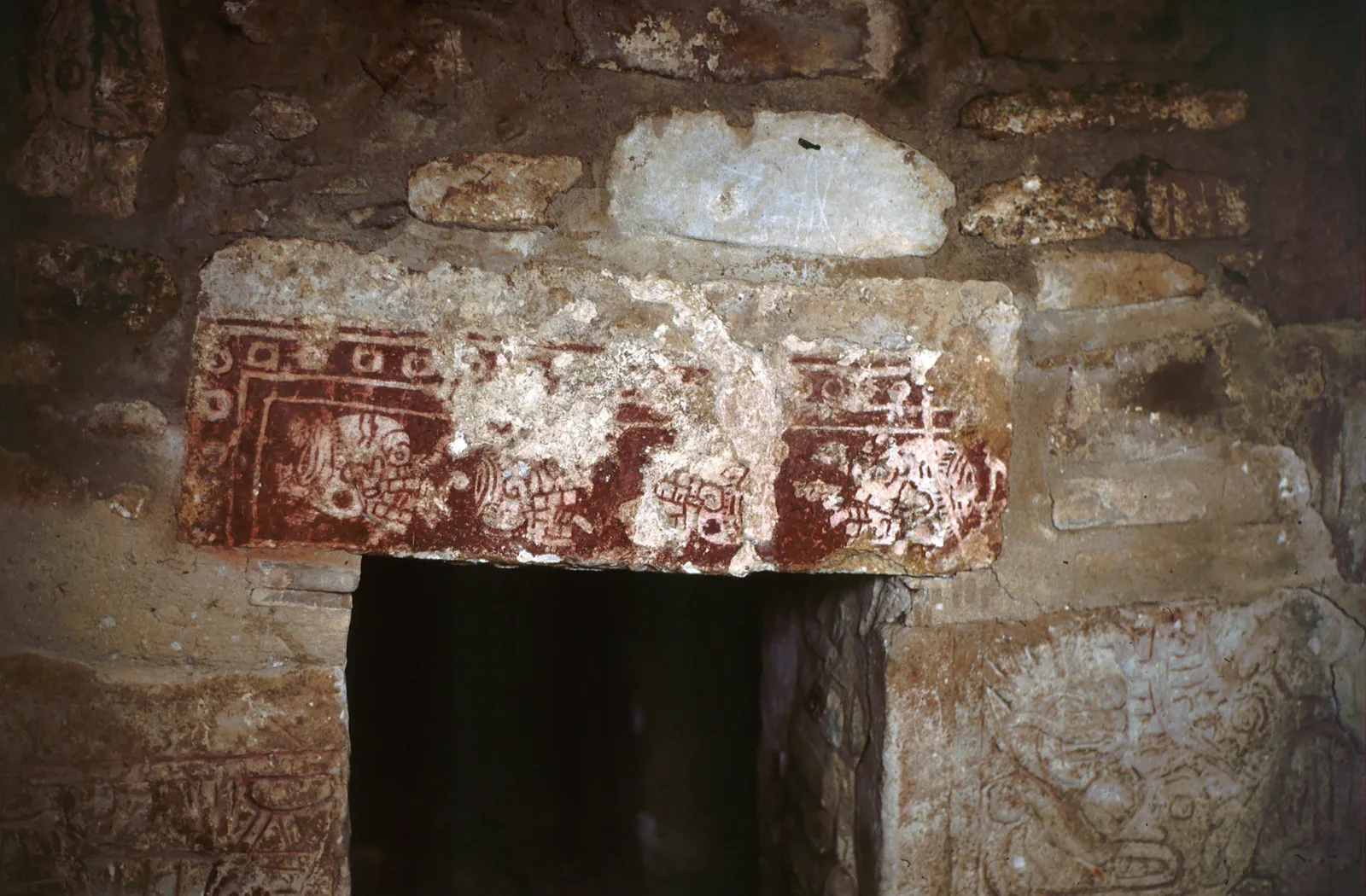 Tumba arqueológica en San Pablo Huitzo, Oaxaca.